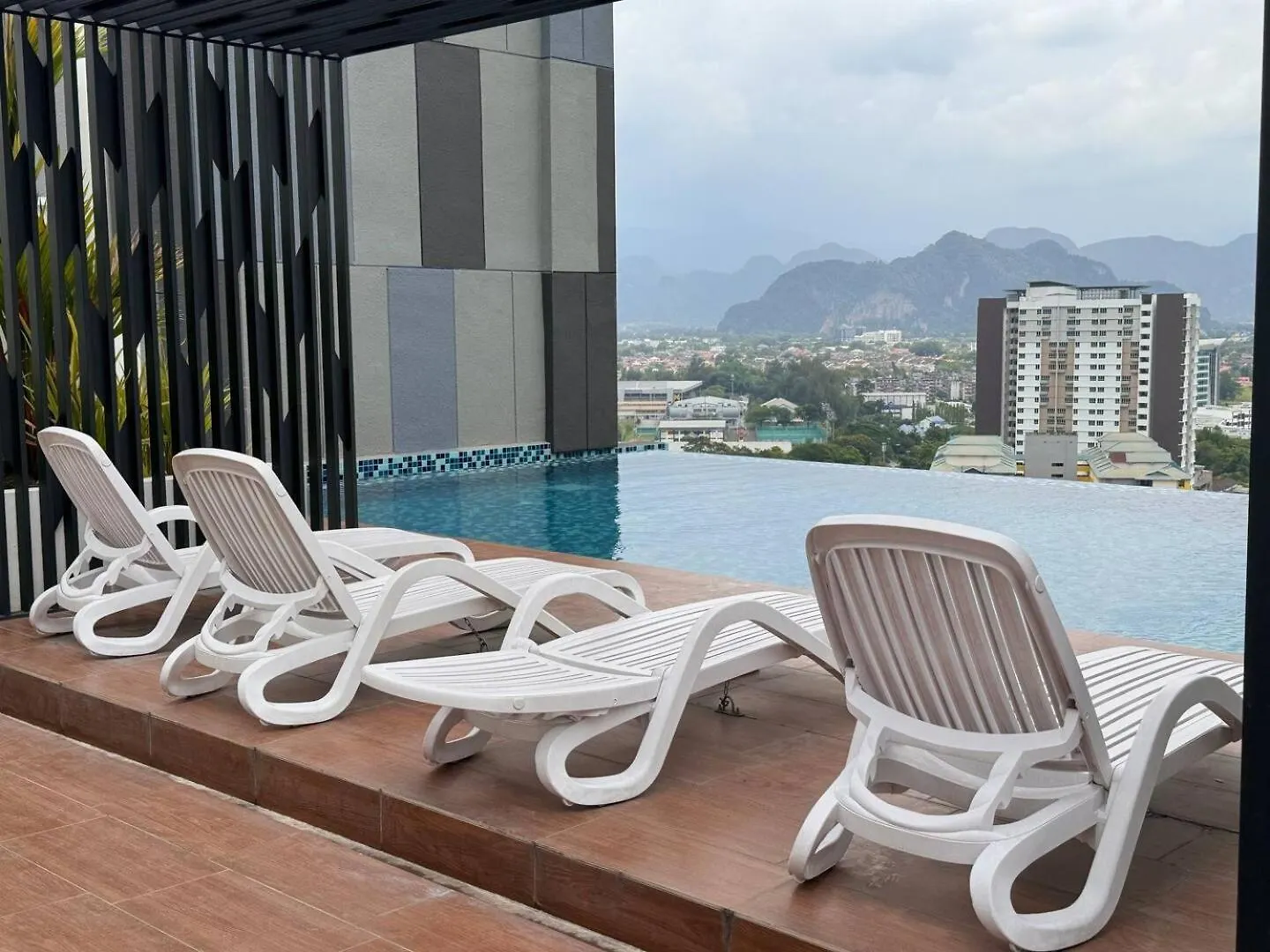 Jomstay - Horizon Suites Ipoh Town Skypool Apartment